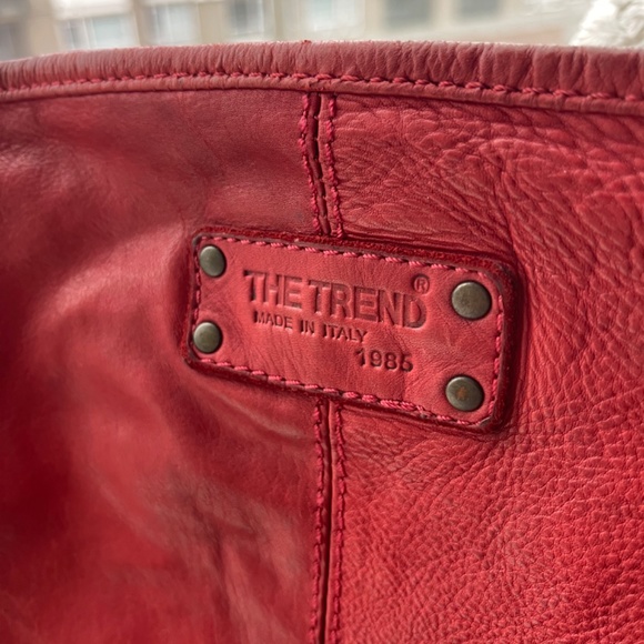 Red “The Trend” Leather Crossbody Purse - Picture 3 of 5